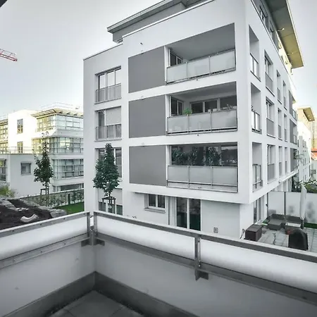 Deluxe Ferienwohnung Apartment Stuttgart Centre/Milaneo Exterior foto